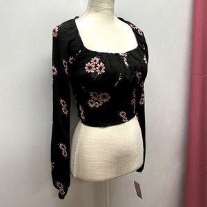 Wild Fable Long Sleeved Crop Top Floral Size M NWT